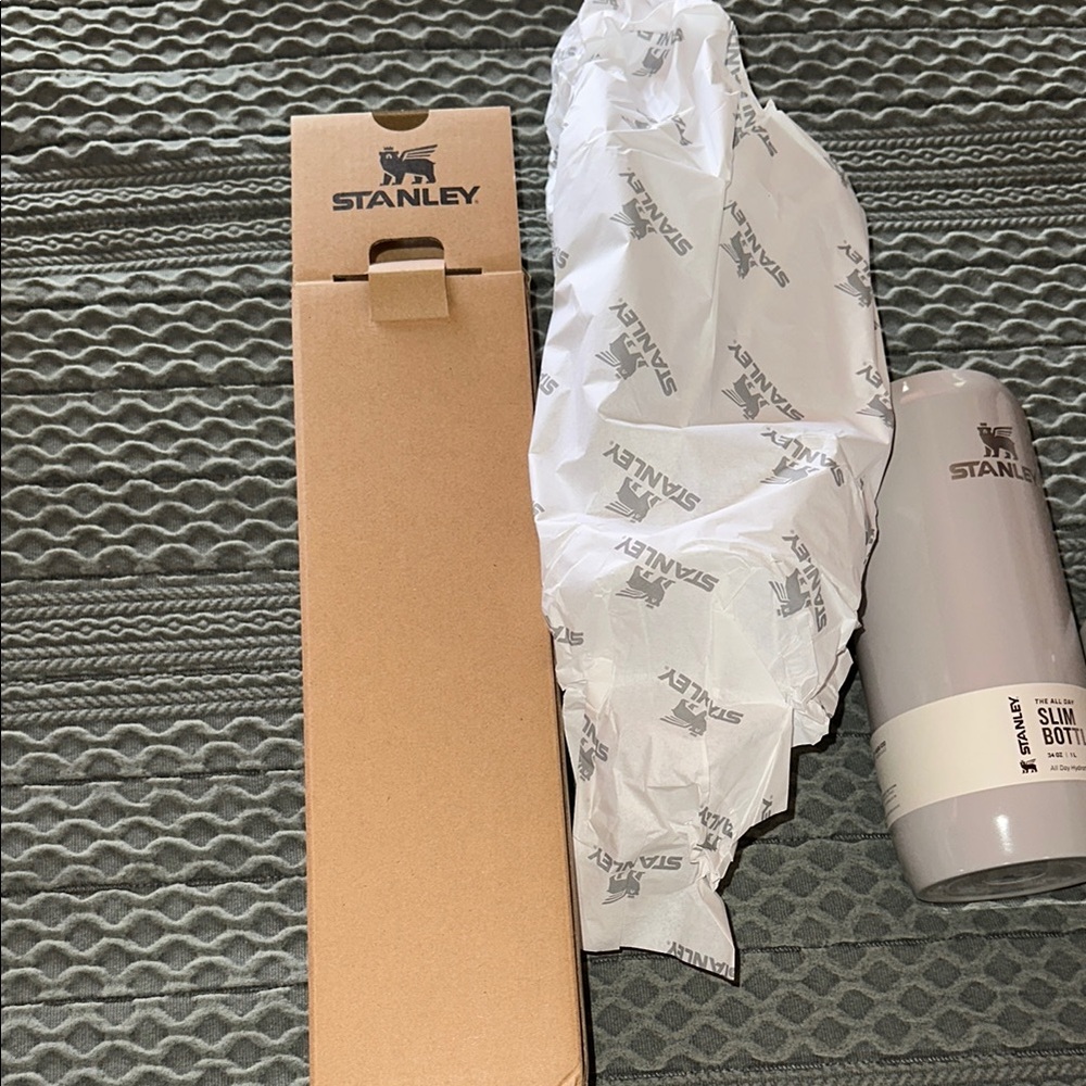 Stanley 34oz All Day Slim Bottle Ash NWT - Picture 10 of 10